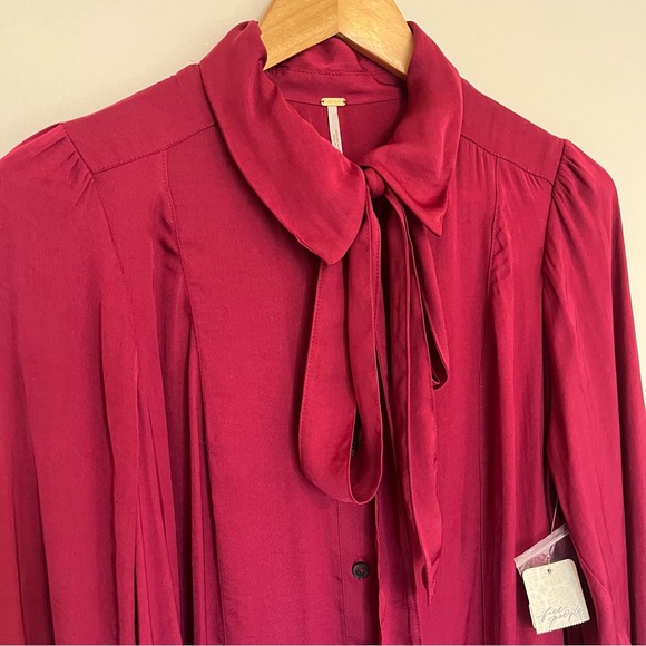 Free People NWT Lala Tie-Detail Button Up Red Blouse Women's size medium - Picture 4 of 16